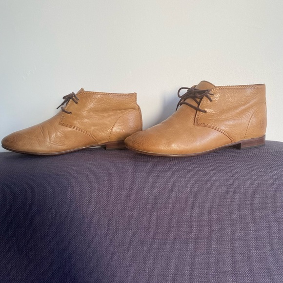 Women’s Frye Shoe - Picture 13 of 14